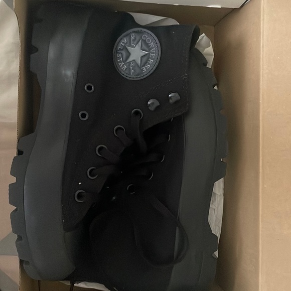 Converse Shoes - NEW BLACK CONVERSE SIZE 7 WOMEN